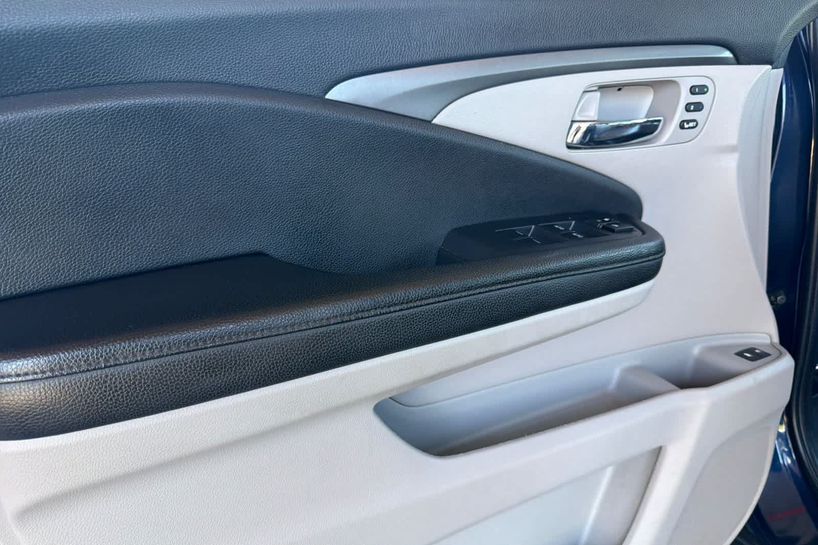 Used 2019 Honda Pilot EX-L image 12