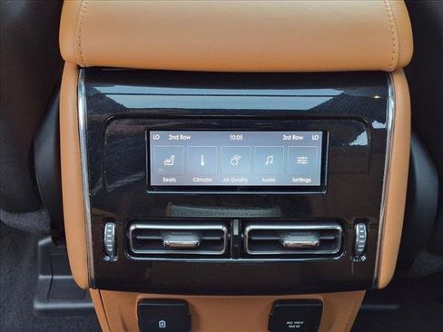 Used 2023 Lincoln Aviator Black Label w/ Dynamic Handling Package AWD/4WD image 19
