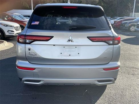 Used 2024 Mitsubishi Outlander SE Black Edition image 5