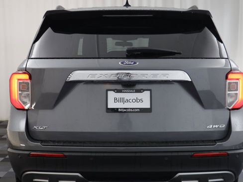 Used 2022 Ford Explorer XLT w/ Equipment Group 202A image 16