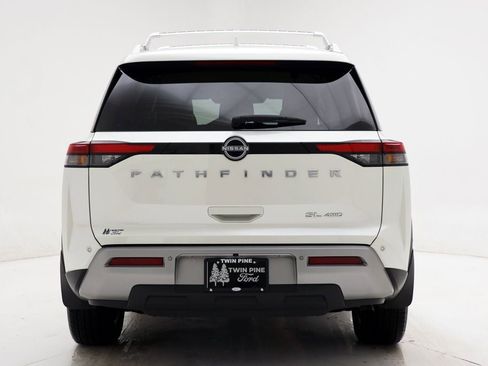 Used 2024 Nissan Pathfinder SL image 7