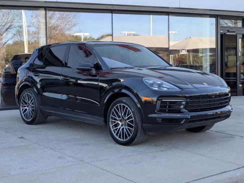 Used 2022 Porsche Cayenne image 7