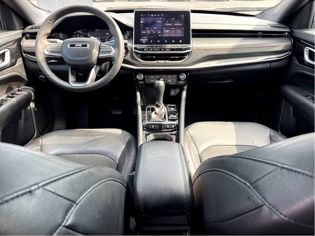 Used 2025 Jeep Compass Trailhawk AWD/4WD image 13