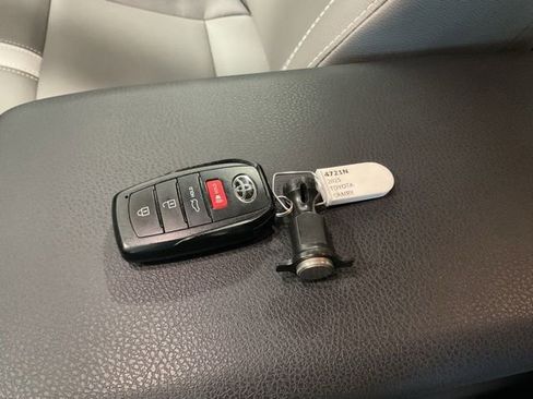 Used 2025 Toyota Camry SE w/ Convenience Package AWD/4WD image 22