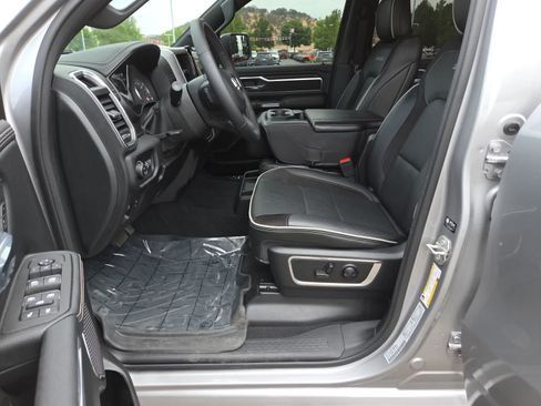 Certified 2025 RAM 1500 Laramie AWD/4WD image 19