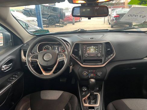 Used 2014 Jeep Cherokee Sport AWD/4WD image 9