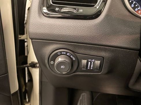 Used 2019 Jeep Compass Limited AWD/4WD image 16