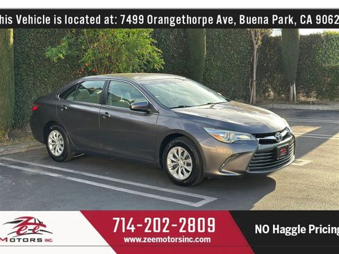 Used 2015 Toyota Camry LE image 4