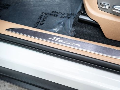 New 2026 Porsche Macan image 25