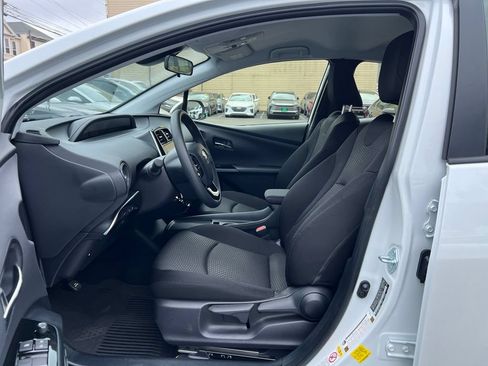Certified 2022 Toyota Prius LE FWD image 10