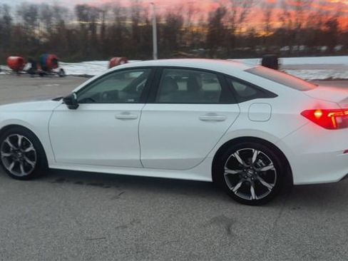 Certified 2025 Honda Civic Sport Touring image 6