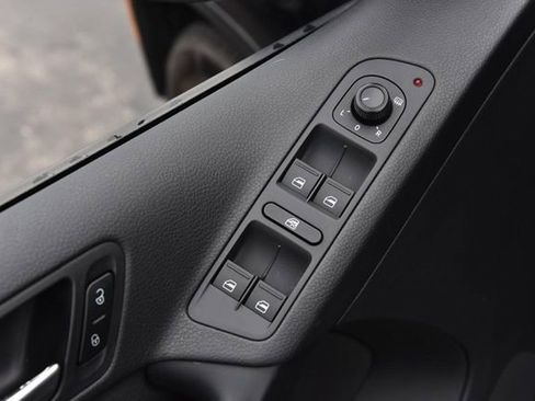 Used 2017 Volkswagen Tiguan S AWD/4WD image 8