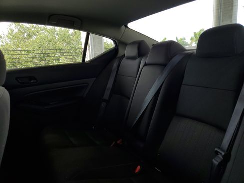 Used 2023 Nissan Altima 2.5 SV FWD image 8