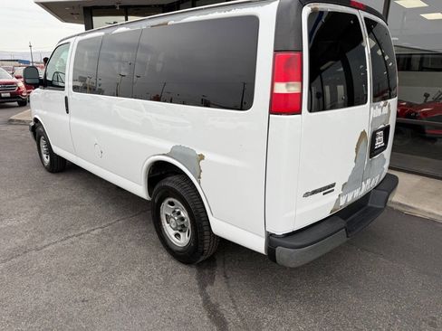 Used 2009 Chevrolet Express 3500 Passenger w/ LT Preferred Equipment Group image 3