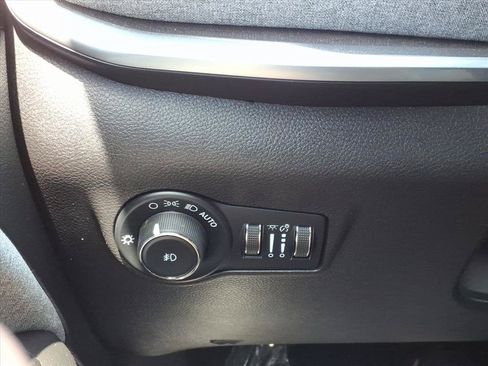 Used 2022 Jeep Compass Latitude AWD/4WD image 19