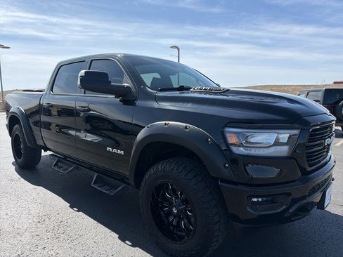 Used 2023 RAM 1500 Laramie AWD/4WD image 3