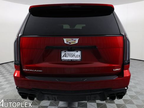 Used 2026 Cadillac Escalade V AWD/4WD image 6
