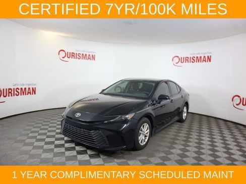 Used 2025 Toyota Camry LE w/ Convenience Package FWD image 3