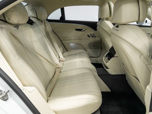 Used 2024 Bentley Flying Spur V8 AWD/4WD image 29