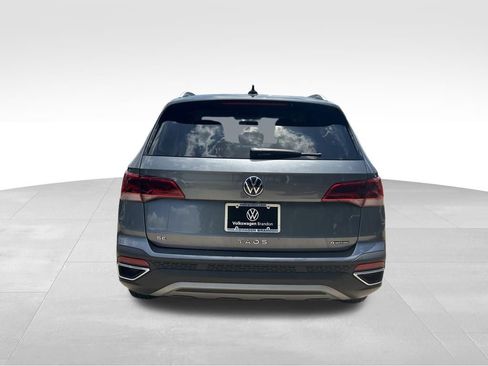 Certified 2022 Volkswagen Taos SE AWD/4WD image 4