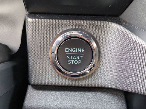 Used 2025 Ford F350 Platinum w/ FX4 Off-Road Package image 29