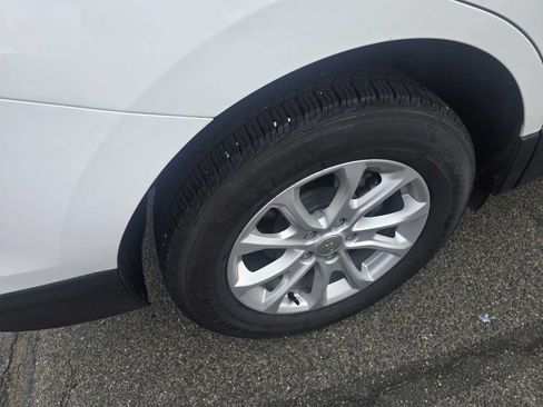 Used 2021 Chevrolet Equinox LS w/ LS Convenience Package AWD/4WD image 39