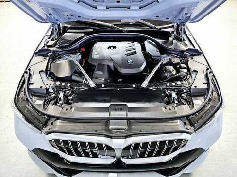 Used 2025 BMW 530i xDrive w/ M Sport Package image 9