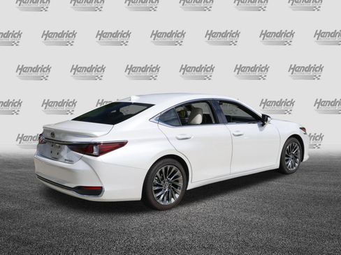 Certified 2024 Lexus ES 300h Ultra Luxury w/ Accessory Package (Z2) FWD image 9