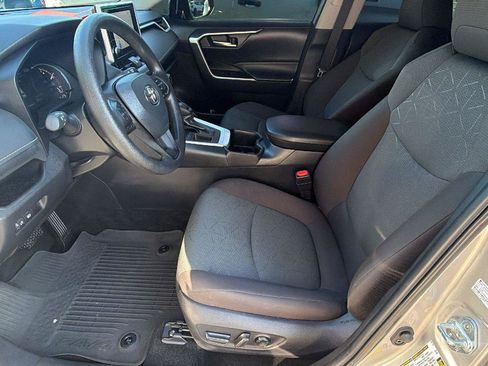 Used 2025 Toyota RAV4 XLE FWD image 16