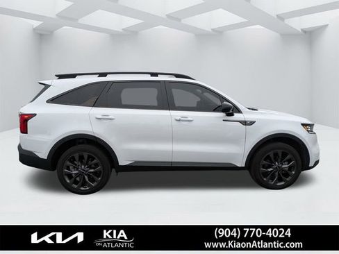 Used 2023 Kia Sorento SX Prestige image 3