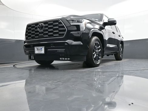 New 2025 Toyota Sequoia Platinum image 28