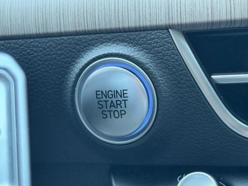 Used 2025 Hyundai Sonata Limited FWD image 12