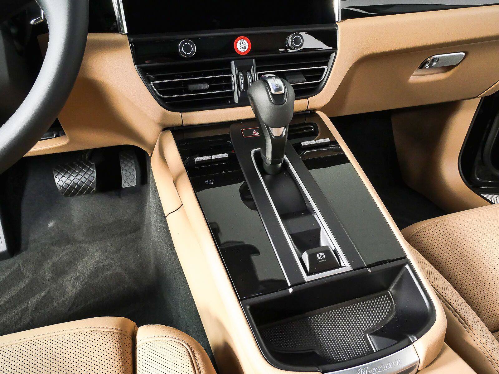 New 2026 Porsche Macan Turbo AWD/4WD image 17