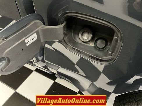 Used 2020 Chevrolet Silverado 1500 RST image 32