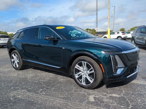 Certified 2024 Cadillac Lyriq Tech image 2