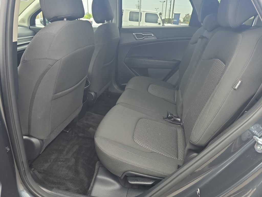 Used 2025 Kia Sportage LX FWD image 22