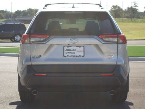 Used 2022 Toyota RAV4 XLE image 3