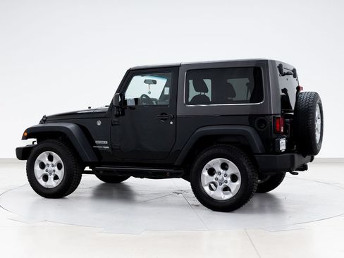 Used 2018 Jeep Wrangler Sport AWD/4WD image 6