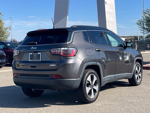 Used 2018 Jeep Compass Latitude w/ Popular Equipment Group FWD image 5