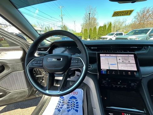 Used 2023 Jeep Grand Cherokee L Limited image 25