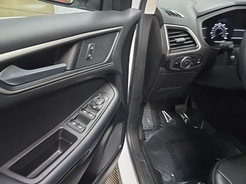 Used 2024 Ford Edge SEL w/ Convenience Package AWD/4WD image 32