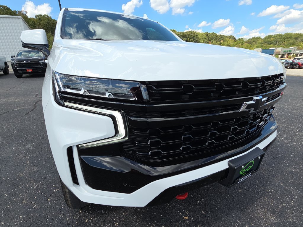 Certified 2024 Chevrolet Suburban Z71 w/ Luxury Package AWD/4WD image 11