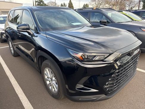 Used 2024 Toyota Grand Highlander XLE image 4