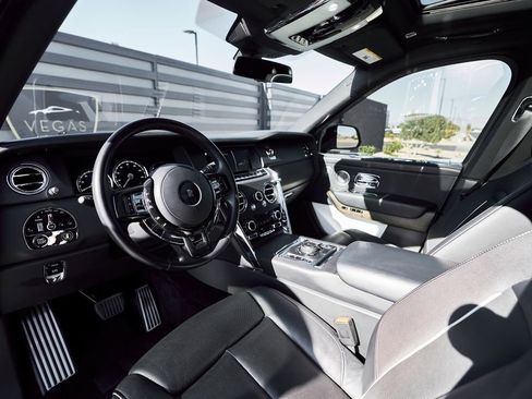 Used 2019 Rolls-Royce Cullinan AWD/4WD image 2