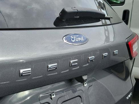 Used 2023 Ford Escape ST-Line AWD/4WD image 6