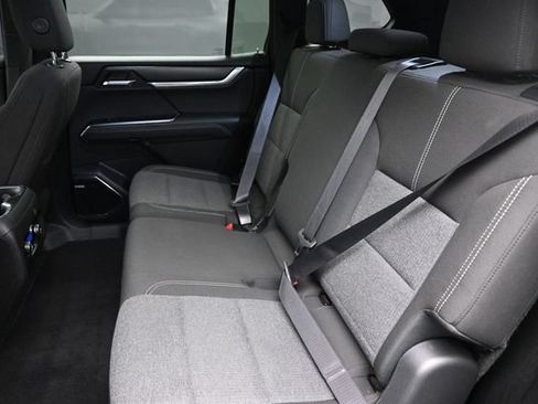 Used 2025 GMC Acadia Elevation FWD image 12
