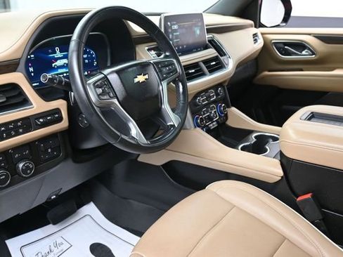 Used 2023 Chevrolet Suburban Premier w/ Premium Package AWD/4WD image 14