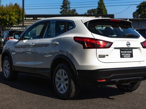 Used 2018 Nissan Rogue Sport S image 10
