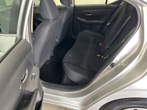 Used 2021 Nissan Sentra S image 8