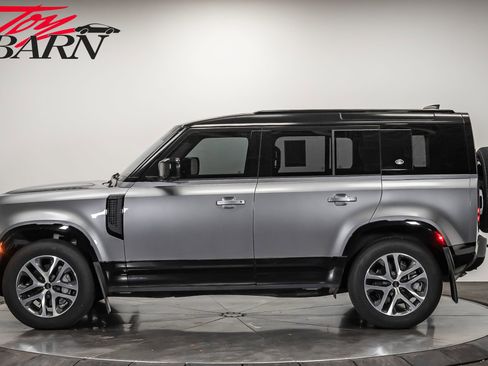 Used 2023 Land Rover Defender 110 X-Dynamic SE image 2